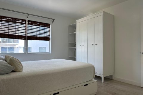 Condo in Miami Beach, Florida, 1 bedroom  № 1929451 - photo 16