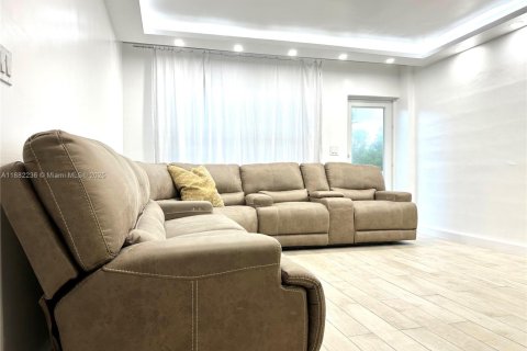 Condo in Miami Beach, Florida, 1 bedroom  № 1929451 - photo 4