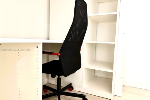 Condo in Miami Beach, Florida, 1 bedroom  № 1929451 - photo 9