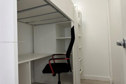 Condo in Miami Beach, Florida, 1 bedroom  № 1929451 - photo 10