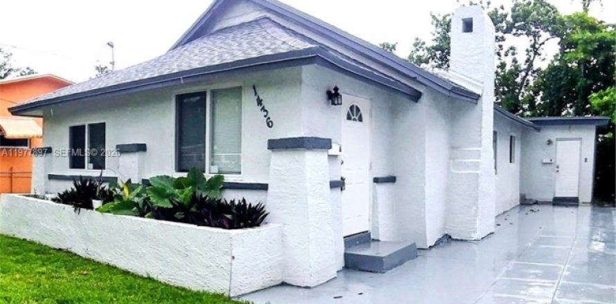 Commercial property in Miami, Florida 143.81 sq.m. № 2042442