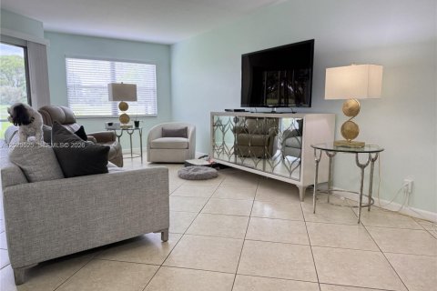 Condominio en Pembroke Pines, Florida, 1 dormitorio № 2088223