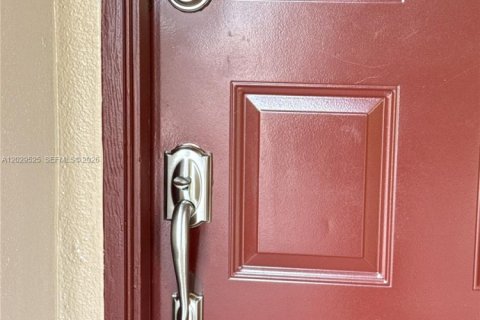 Купить кондоминиум в Пемброк-Пайнс, Флорида 1 спальня, 97.18м2, № 2088223 - фото 17