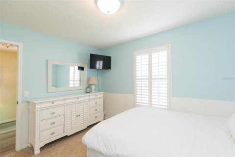 House in Tampa, Florida 5 bedrooms, 176.89 sq.m. № 1814989 - photo 19