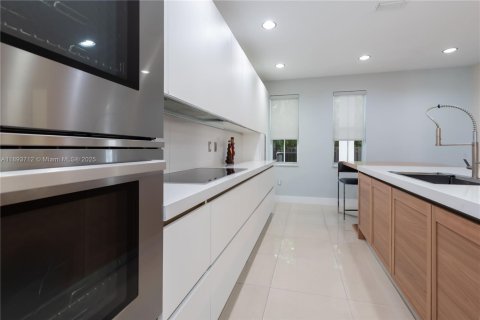 Touwnhouse à vendre à Doral, Floride: 3 chambres, 191.56 m2 № 1950789 - photo 6