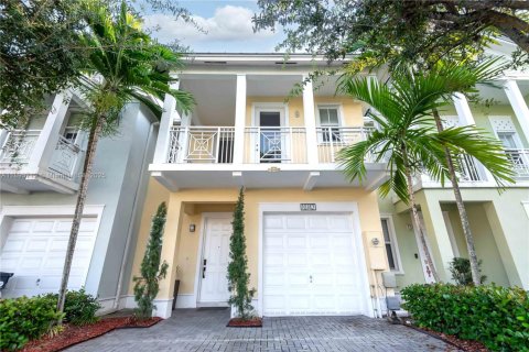 Touwnhouse à vendre à Doral, Floride: 3 chambres, 191.56 m2 № 1950789 - photo 2
