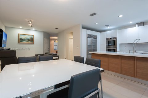 Touwnhouse à vendre à Doral, Floride: 3 chambres, 191.56 m2 № 1950789 - photo 8