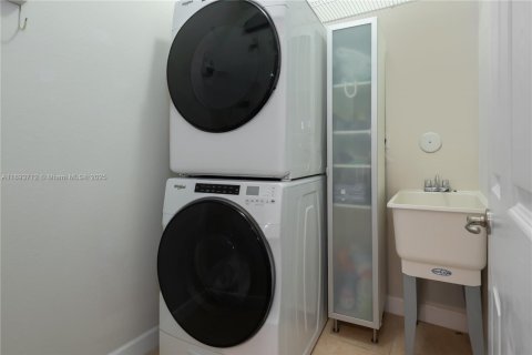 Touwnhouse à vendre à Doral, Floride: 3 chambres, 191.56 m2 № 1950789 - photo 29