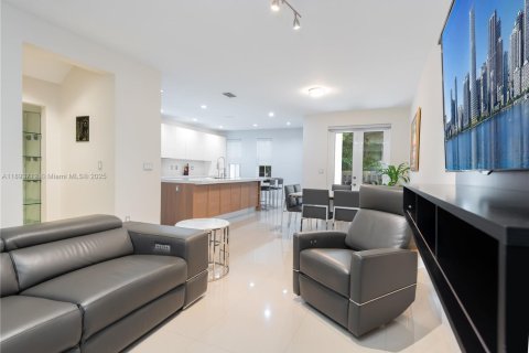Touwnhouse à vendre à Doral, Floride: 3 chambres, 191.56 m2 № 1950789 - photo 7