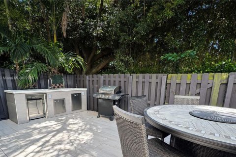 Touwnhouse à vendre à Doral, Floride: 3 chambres, 191.56 m2 № 1950789 - photo 13