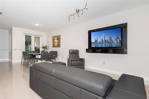 Touwnhouse à vendre à Doral, Floride: 3 chambres, 191.56 m2 № 1950789 - photo 10