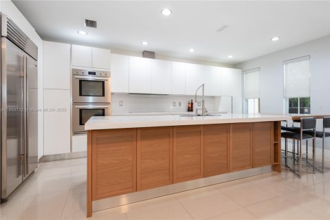 Touwnhouse à vendre à Doral, Floride: 3 chambres, 191.56 m2 № 1950789 - photo 5