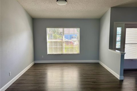 Villa ou maison à louer à Leesburg, Floride: 3 chambres, 161.37 m2 № 2424199 - photo 5