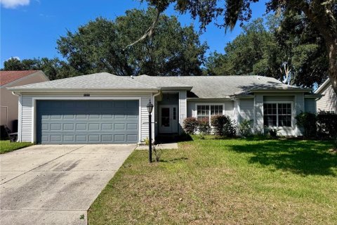 Villa ou maison à Leesburg, Floride 3 chambres, 161.37 m2 № 2424199