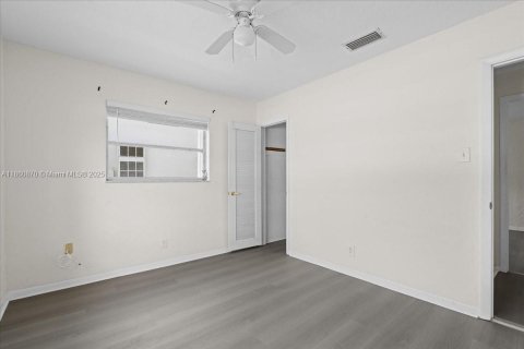 House in Margate, Florida 2 bedrooms, 130.06 sq.m. № 1891906 - photo 11