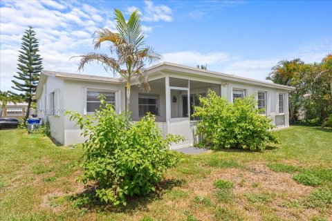 House in Margate, Florida 2 bedrooms, 130.06 sq.m. № 1891906 - photo 5