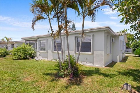 House in Margate, Florida 2 bedrooms, 130.06 sq.m. № 1891906 - photo 6