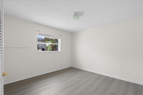House in Margate, Florida 2 bedrooms, 130.06 sq.m. № 1891906 - photo 14