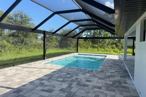 House in Port Charlotte, Florida 4 bedrooms, 154.03 sq.m. № 2127363 - photo 3