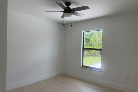 House in Port Charlotte, Florida 4 bedrooms, 154.03 sq.m. № 2127363 - photo 8