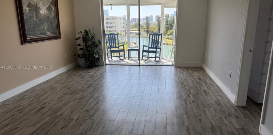 Condo à Aventura, Floride, 1 chambre № 2075237