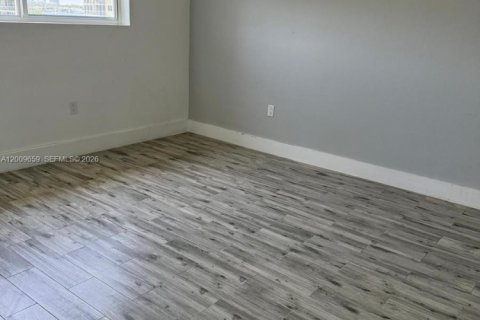 Copropriété à louer à Aventura, Floride: 1 chambre, 71.35 m2 № 2075237 - photo 3