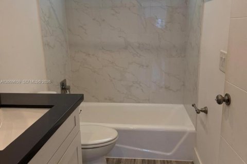 Copropriété à louer à Aventura, Floride: 1 chambre, 71.35 m2 № 2075237 - photo 8