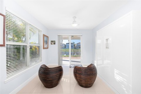 House in Doral, Florida 4 bedrooms, 246.01 sq.m. № 1955676 - photo 28