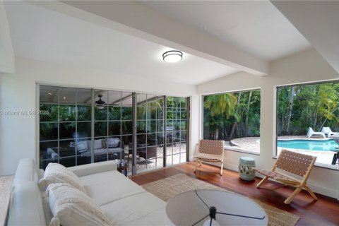House in Key Biscayne, Florida 4 bedrooms, 316.15 sq.m. № 1957604 - photo 25