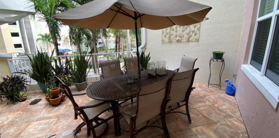 Condominio en Lantana, Florida, 2 dormitorios  № 1175012