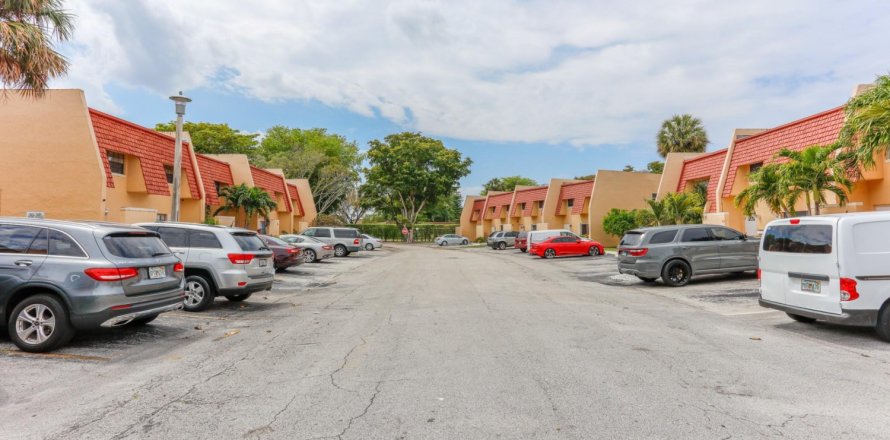 Touwnhouse à Tamarac, Floride 2 chambres, 137.03 m2 № 1038417