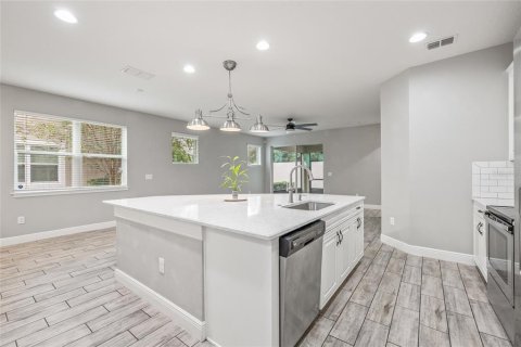 Touwnhouse à vendre à Riverview, Floride: 4 chambres, 243.22 m2 № 1910866 - photo 11