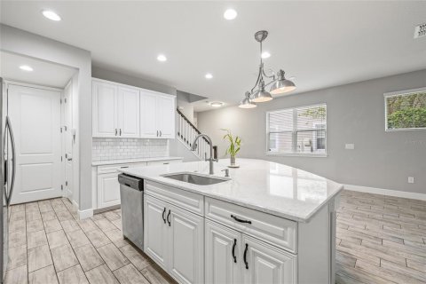 Touwnhouse à vendre à Riverview, Floride: 4 chambres, 243.22 m2 № 1910866 - photo 10