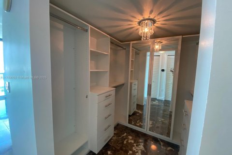Condominio en venta en Miami, Florida, 1 dormitorio, 73.49 m2 № 1730942 - foto 11