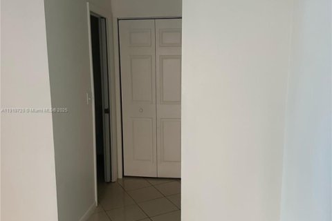 Copropriété à louer à Greenacres, Floride: 2 chambres, 79.43 m2 № 1974787 - photo 6