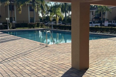 Copropriété à louer à Greenacres, Floride: 2 chambres, 79.43 m2 № 1974787 - photo 9