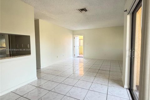 Copropriété à louer à Greenacres, Floride: 2 chambres, 79.43 m2 № 1974787 - photo 3