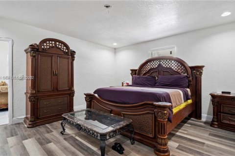 Casa en venta en Miami Gardens, Florida, 3 dormitorios, 126.81 m2 № 2017682 - foto 13