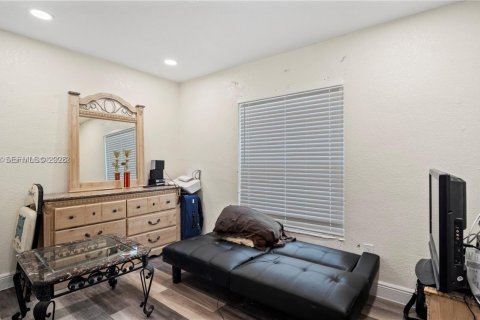 Casa en venta en Miami Gardens, Florida, 3 dormitorios, 126.81 m2 № 2017682 - foto 20