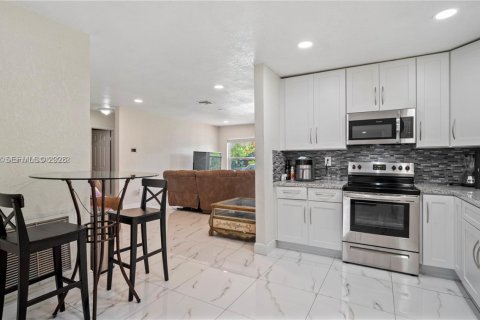 Villa ou maison à Miami Gardens, Floride 3 chambres, 126.81 m2 № 2017682