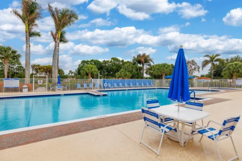 Villa ou maison à vendre à Port St. Lucie, Floride: 3 chambres, 147.44 m2 № 2170097 - photo 19