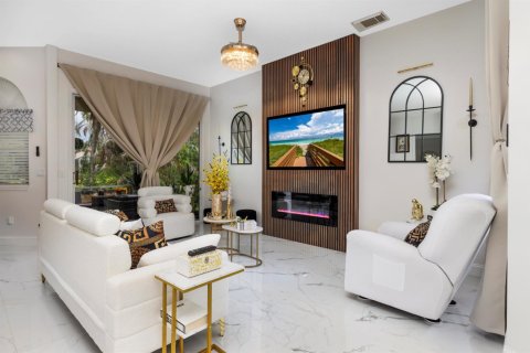 Villa ou maison à vendre à Port St. Lucie, Floride: 3 chambres, 147.44 m2 № 2170097 - photo 4