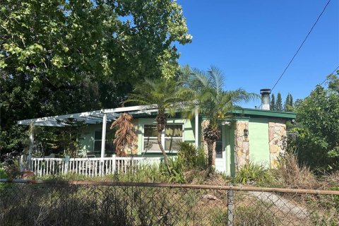 House in Saint Petersburg, Florida 3 bedrooms, 134.89 sq.m. № 1789861 - photo 1