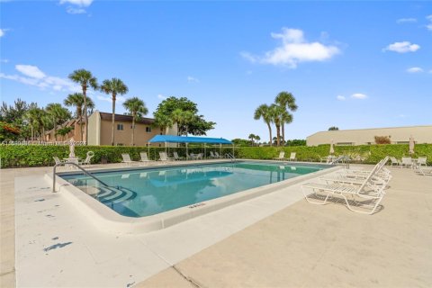 Condo in West Palm Beach, Florida, 1 bedroom  № 1867212 - photo 22