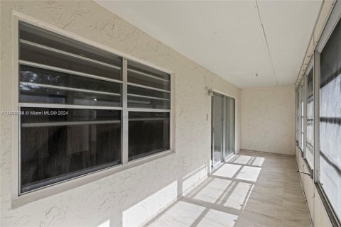 Condo in West Palm Beach, Florida, 1 bedroom  № 1867212 - photo 20