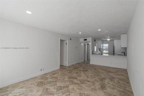 Condo in West Palm Beach, Florida, 1 bedroom  № 1867212 - photo 7