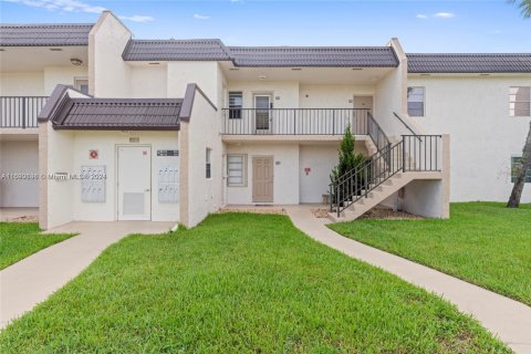 Condo in West Palm Beach, Florida, 1 bedroom  № 1867212 - photo 4