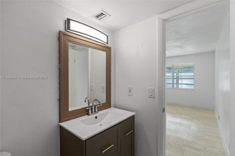 Condo in West Palm Beach, Florida, 1 bedroom  № 1867212 - photo 16
