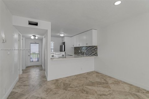 Condo in West Palm Beach, Florida, 1 bedroom  № 1867212 - photo 8