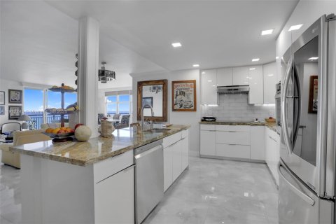 Copropriété à vendre à Hillsboro Beach, Floride: 2 chambres, 123.56 m2 № 1977099 - photo 11